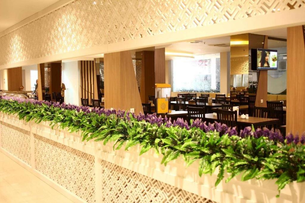 Hotel Astoria Bandar Lampung Exteriér fotografie